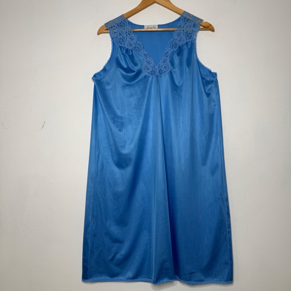 Vintage Vanity Fair Womens Medium Nightgown Blue Nylon Tricot Lace USA Slip